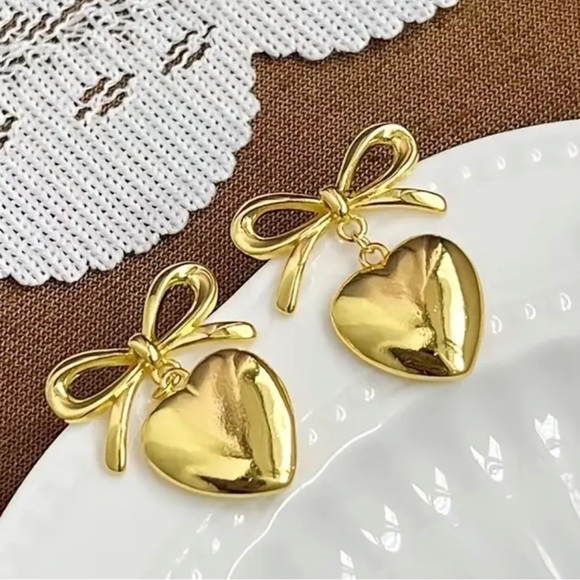 Pendant Earrings With Bowknot - Picture 5 of 5